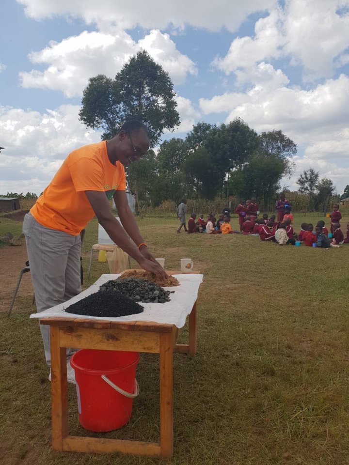 43746929_2201324116823553_9161875316426145792_n