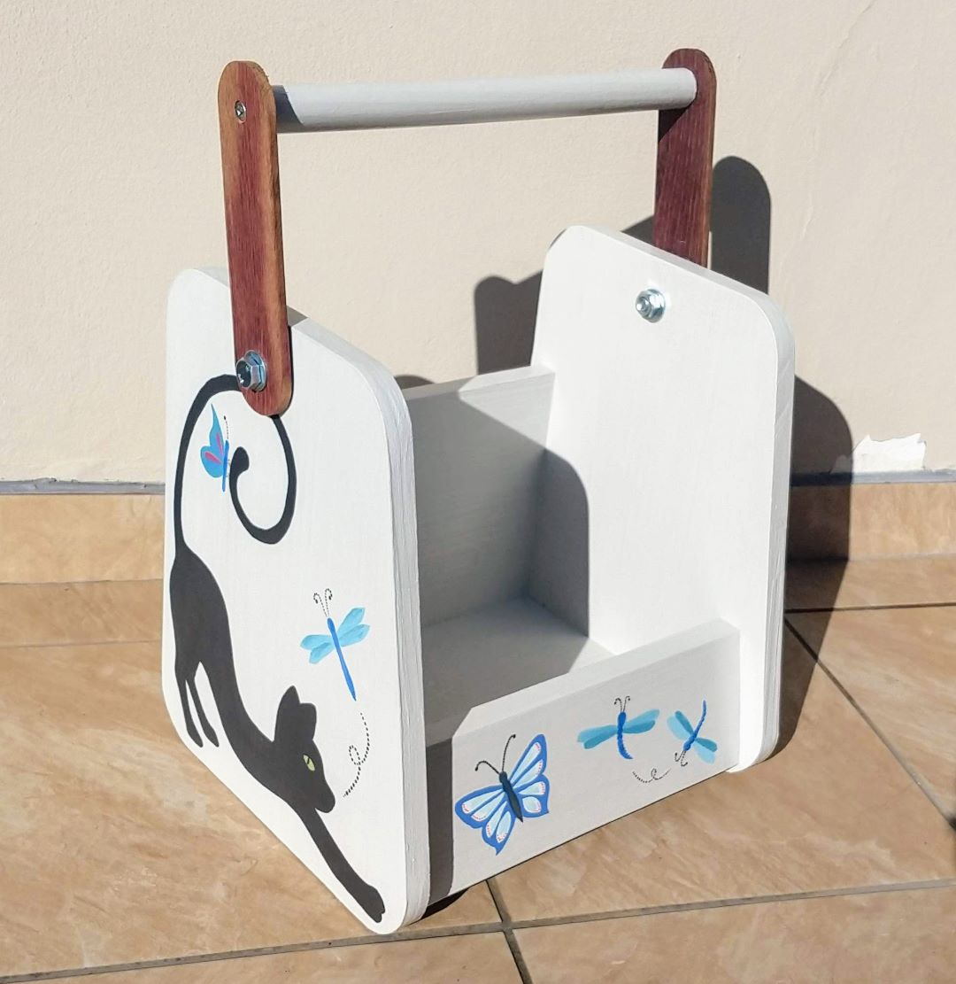 Childrens Book Caddy – In Stock
