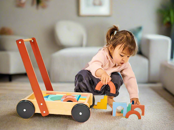 What expers say about wooden toys