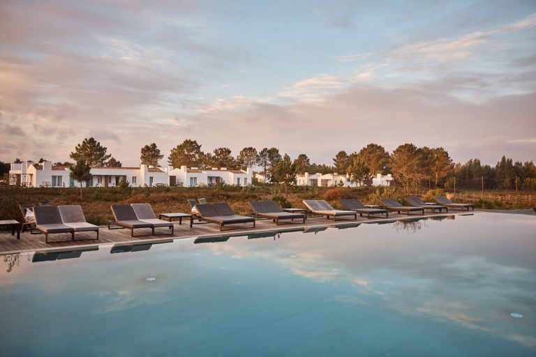 Craveiral Outdoor Pool AARU Collective 768x512